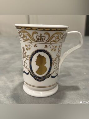 DUNOON DIAMOND JUBILEE QUEEN ELIZABETH II MUG